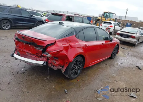 2025 Toyota Camry Xse z USA, uszkodzony, nr VIN 4T1DAACK0SU033640
